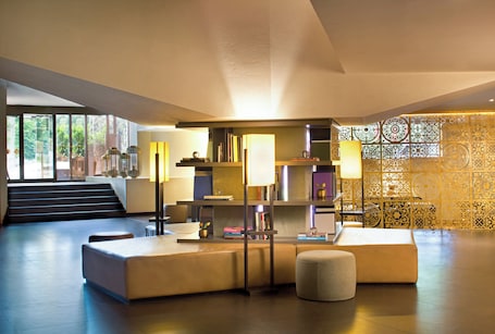 Recepción. Starhotels Michelangelo