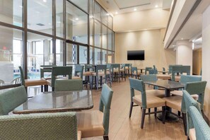 Free daily buffet breakfast  - Comfort Inn & Suites (Johnstown)