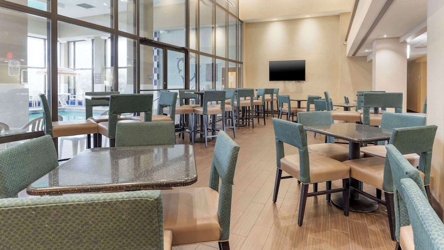 Comfort Inn & Suites Johnstown - Richland Town Center