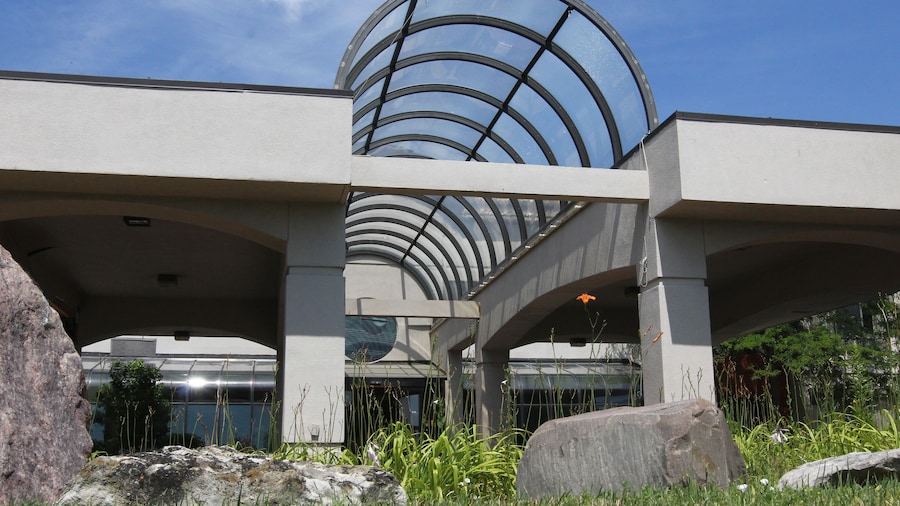 Days Inn & Suites by Wyndham Rochester Hills MI