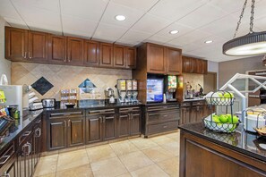 Buffet déjeuner gratuit tous les jours