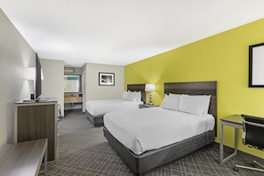 Premium bedding, pillowtop beds, laptop workspace, soundproofing - Best Western Inn (Florence)
