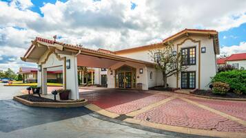 مدخل المنشأة