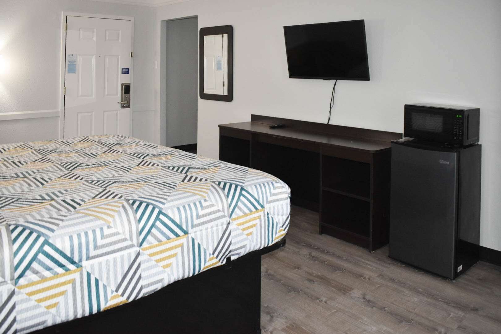 Blackout drapes, WiFi (free), bed sheets