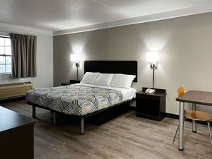 Blackout drapes, free WiFi, bed sheets