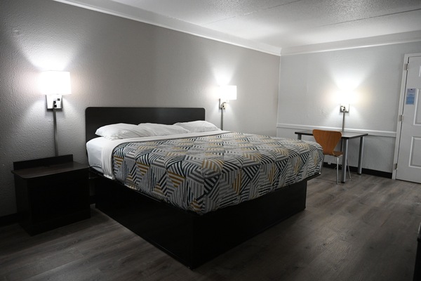 Blendingsgardiner, wi-fi (inkludert) og sengetøy