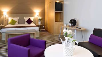 Privilege Room - a double bed and a trundle bed for 2 people | In-room safe, desk, blackout drapes, soundproofing