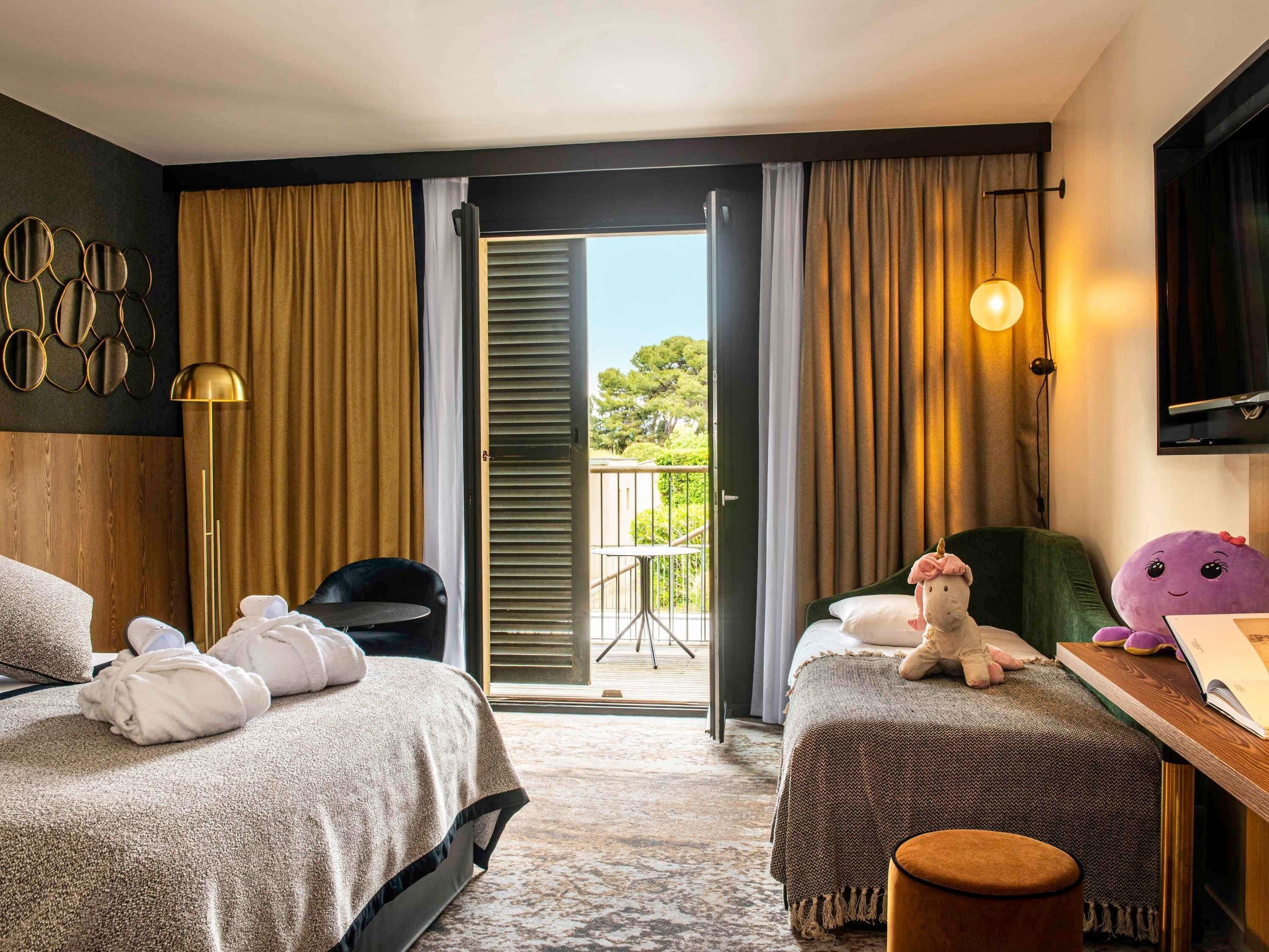 Privilege Room with 1 double bed and 1 single sofa bed | In-room safe, desk, blackout drapes, soundproofing