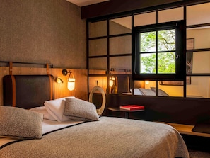 In-room safe, desk, blackout drapes, soundproofing
