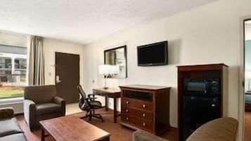 Suite, 1 kingsize bed, niet-roken (One-Bedroom) | Pillowtop-bedden, een bureau, verduisterende gordijnen