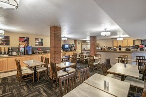 Free daily buffet breakfast  - Best Western Plus Rio Grande Inn (Durango)