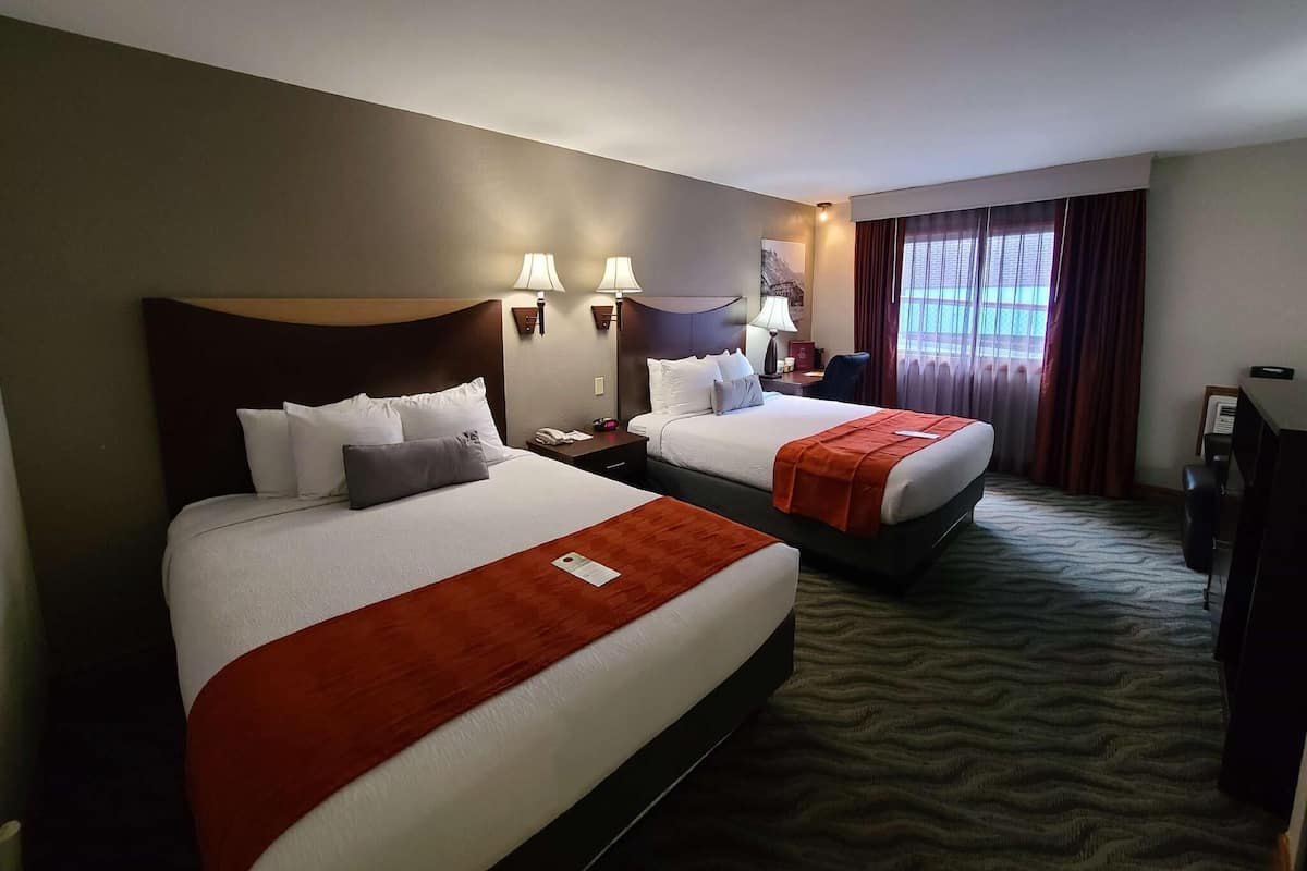 In-room safe, individually decorated, individually furnished, desk