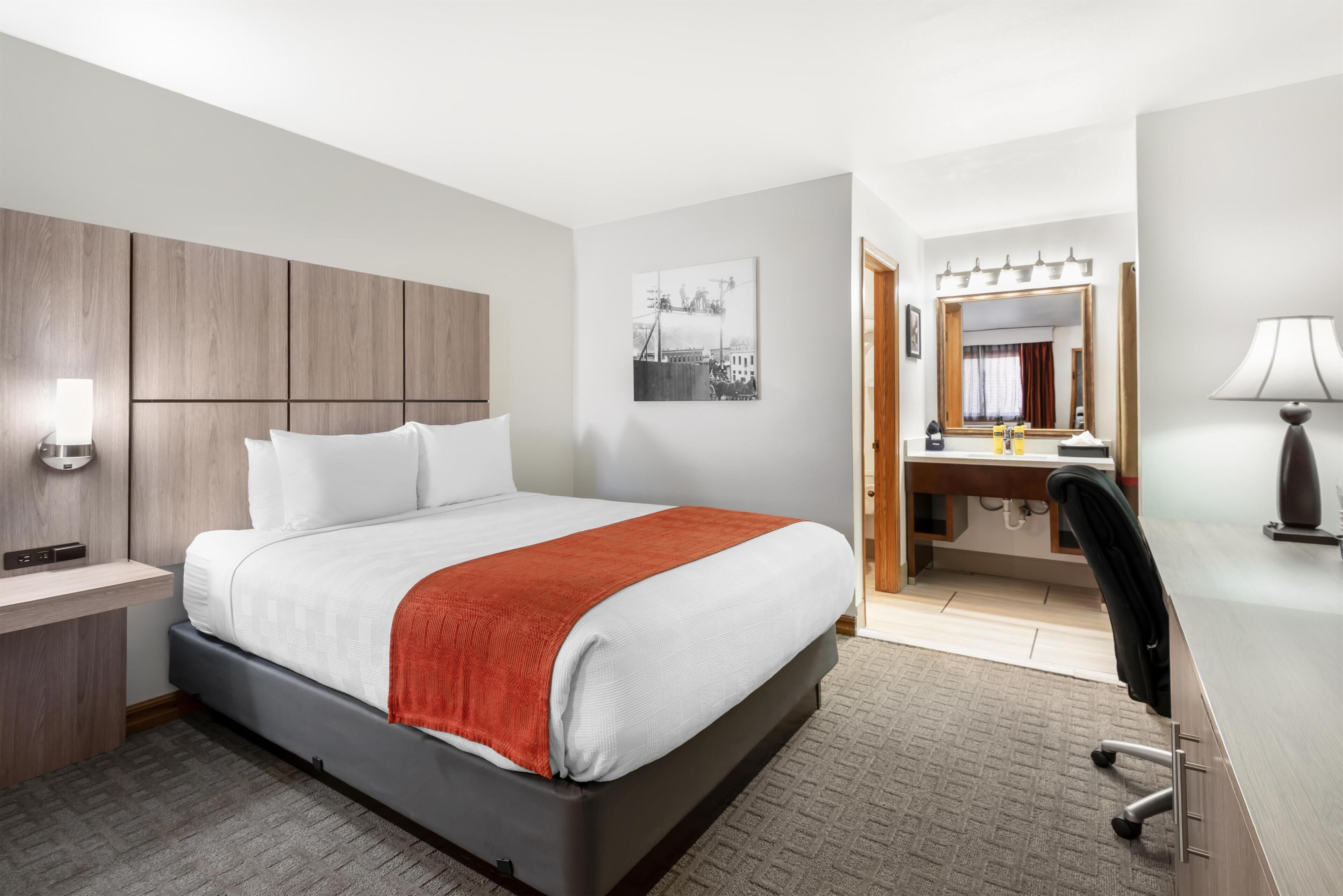 In-room safe, individually decorated, individually furnished, desk