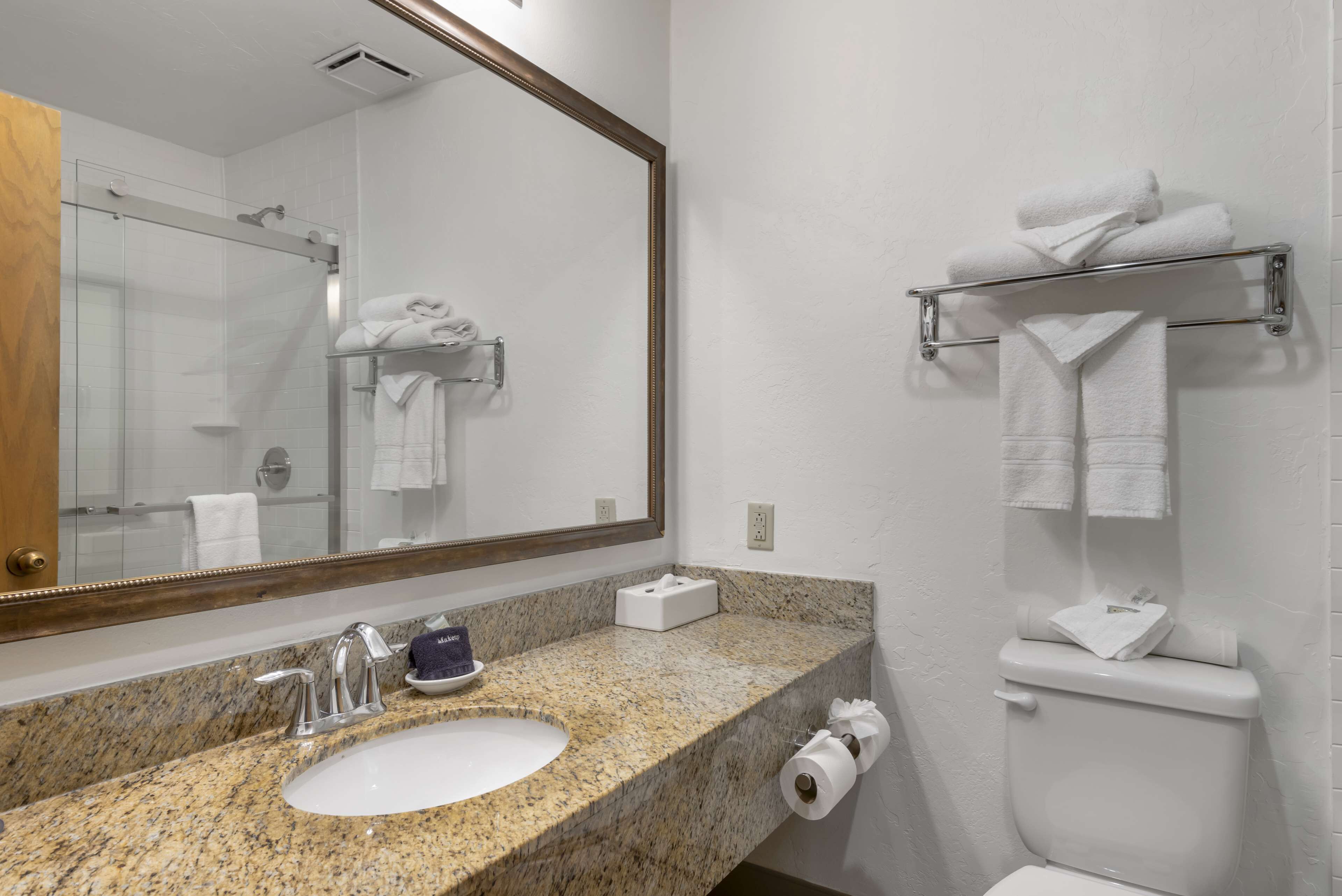 standard room, 1 king bed, non smoking, balcony (walk-in shower;larger room) | bathroom | combined shower/bathtub, free toiletries, hair dryer, towels