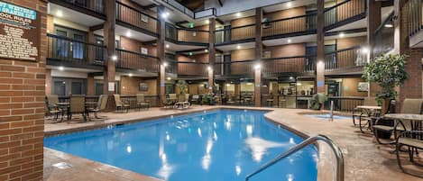 Indoor pool, pool loungers