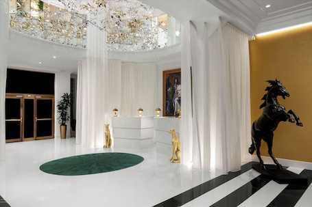 Lobby. The Admiral, Downtown Historic District
