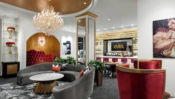 Serve jantar e happy hour