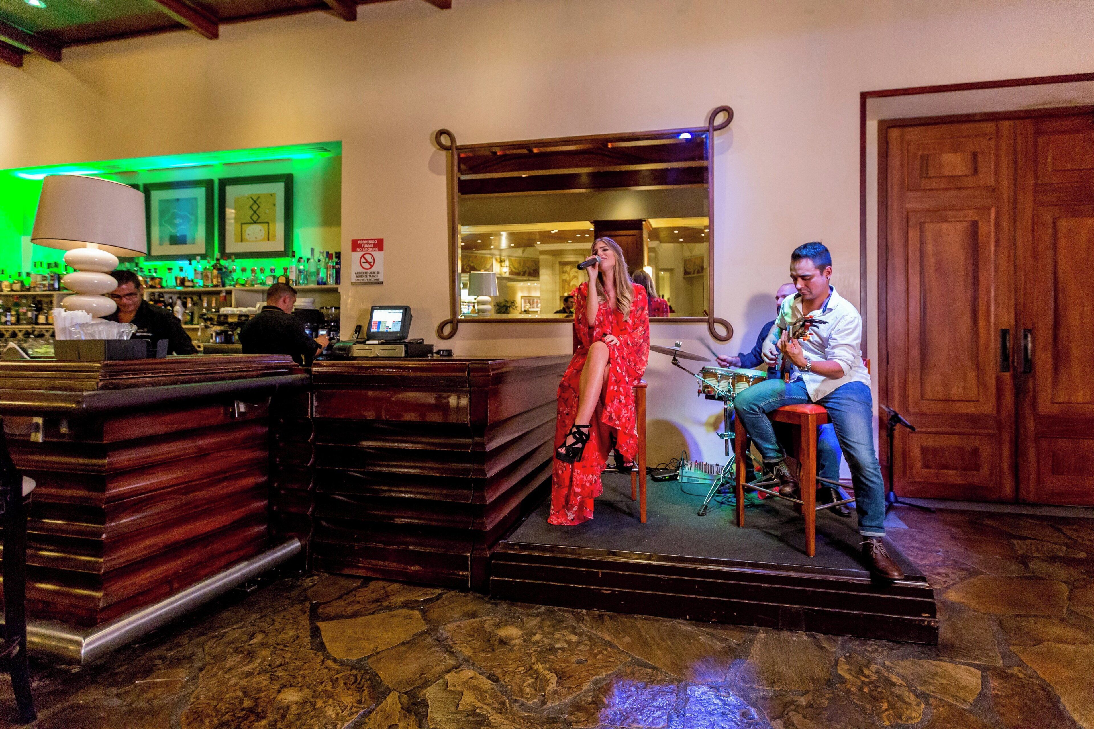 Lobby lounge