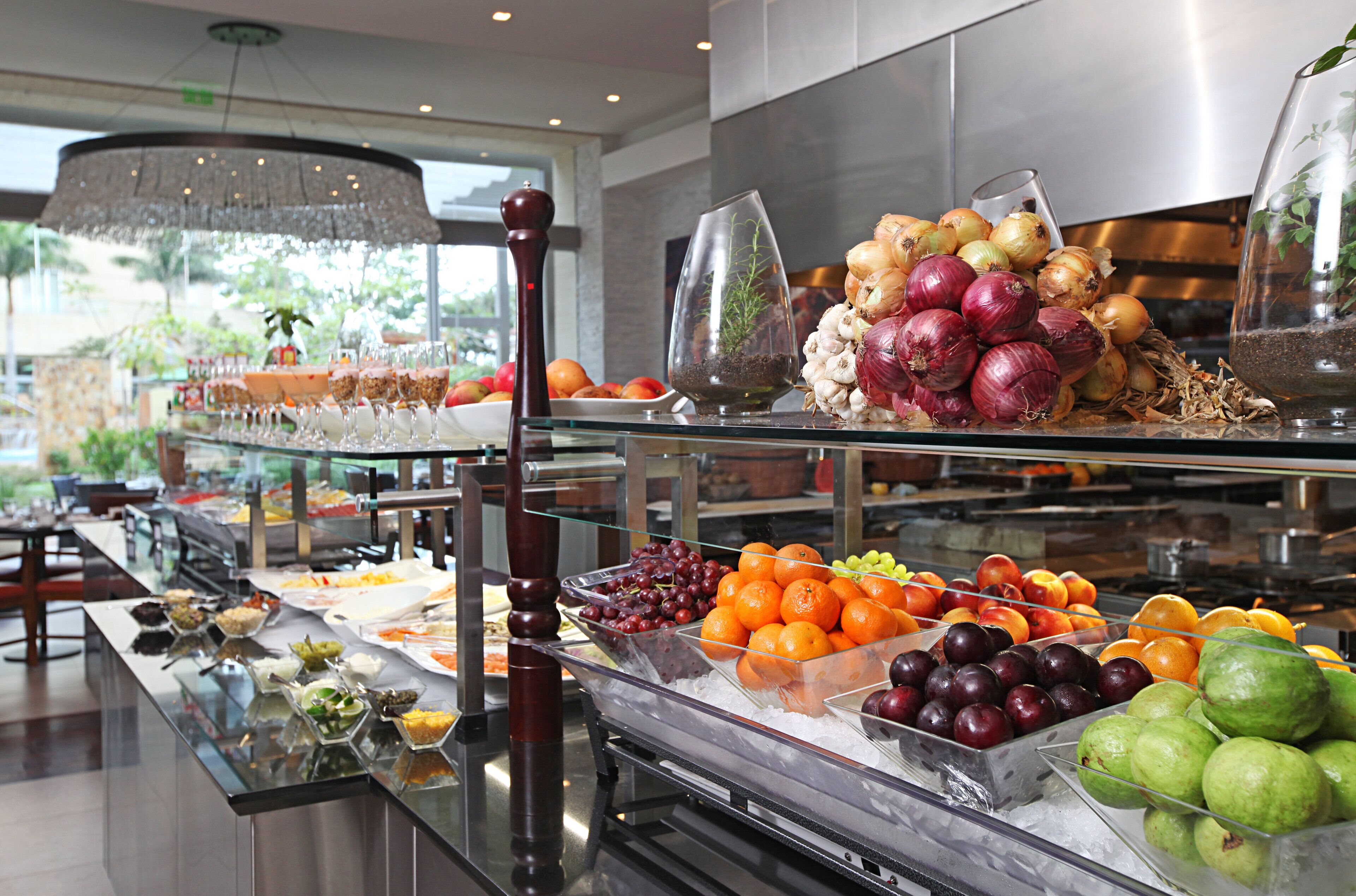 daily buffet breakfast (crc 16500 per person)