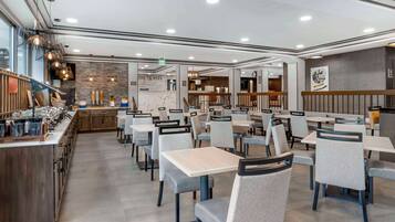 Desayuno para llevar incluido todos los días