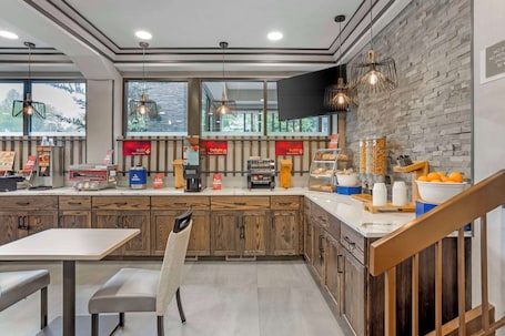 Desayuno para llevar incluido todos los días