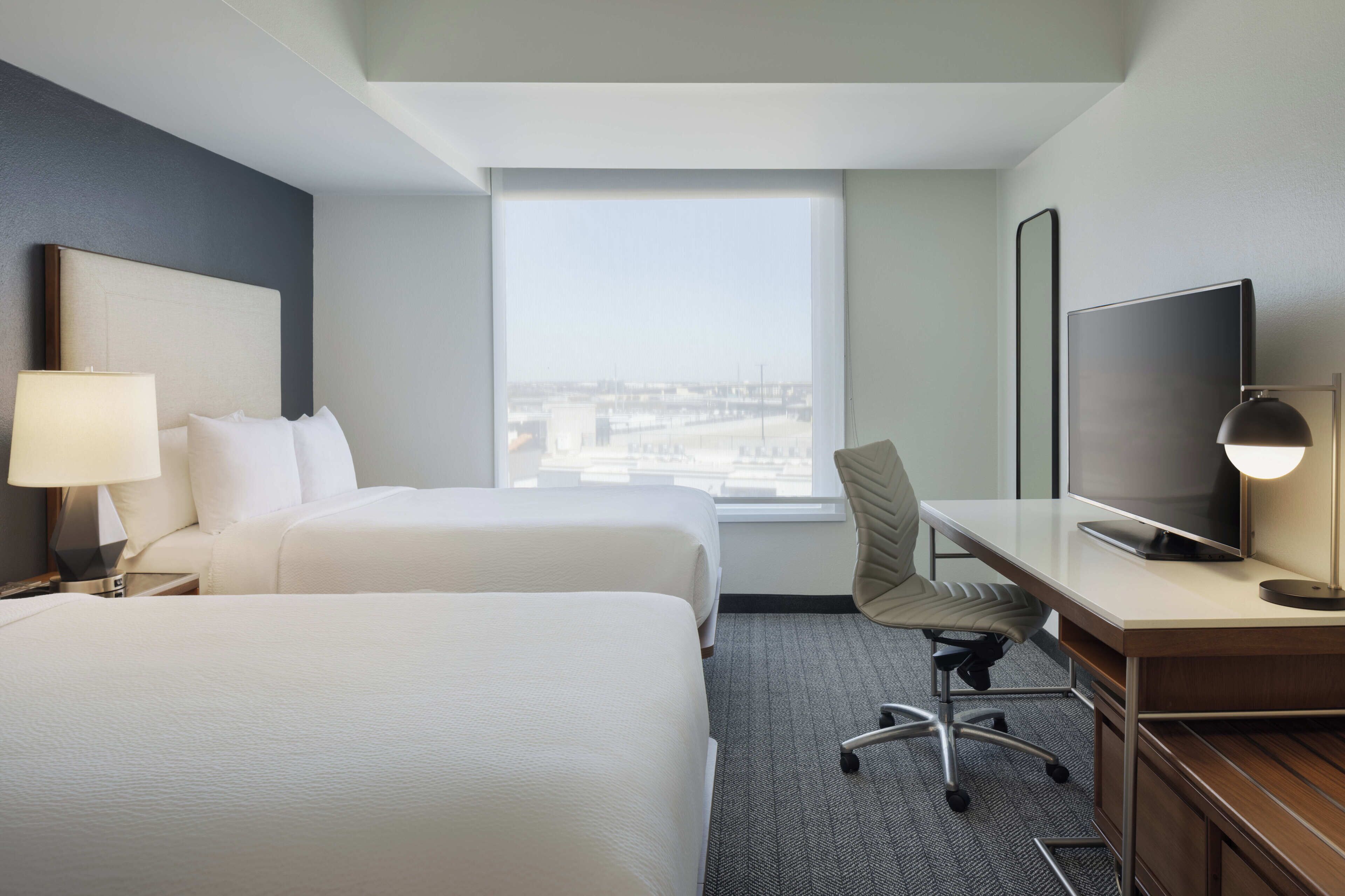 Een kluis op de kamer, een bureau, een laptopwerkplek