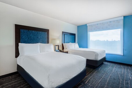 Holiday Inn Suites Across From Universal Orlando, an IHG Hotel - Image 3