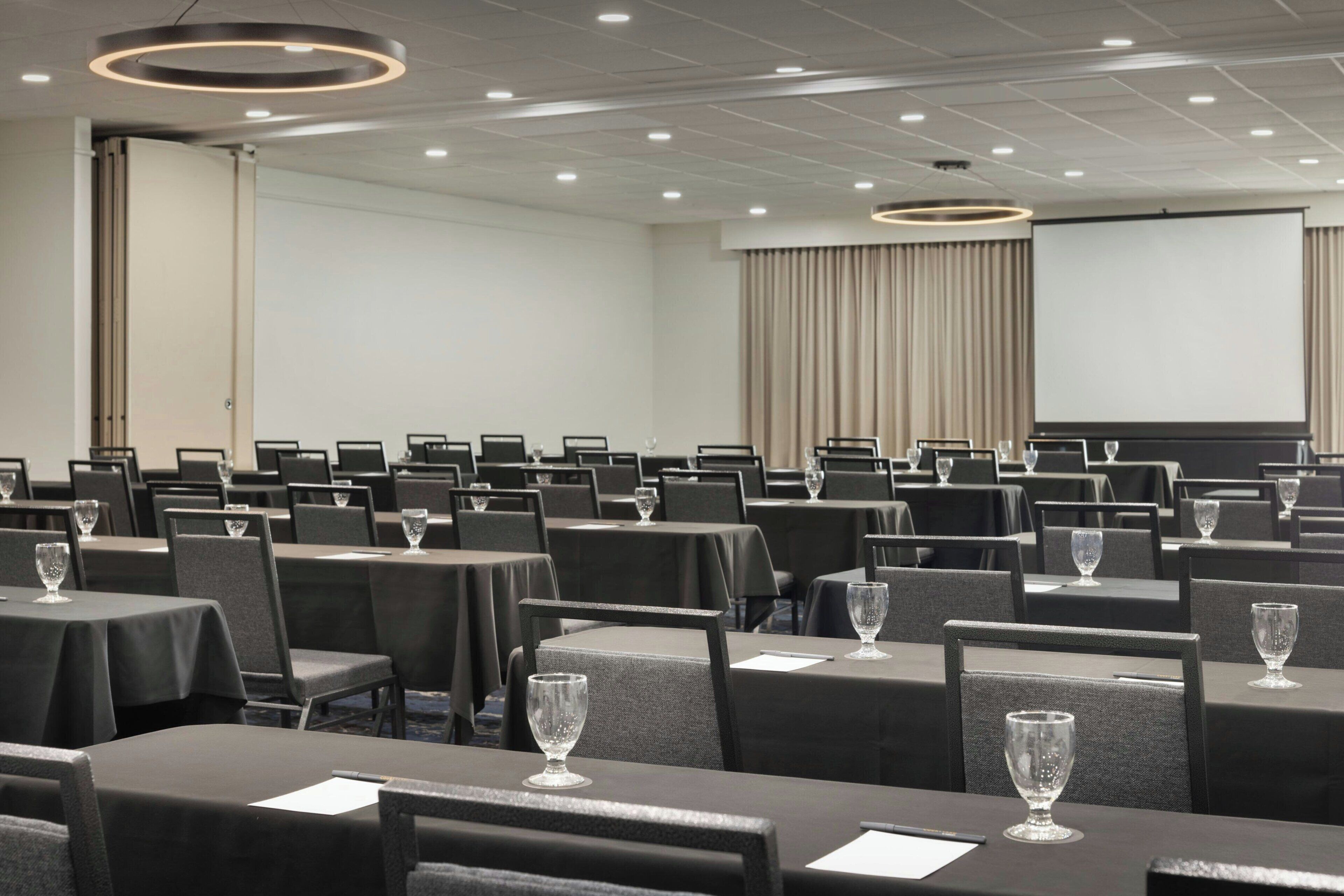 Photo - Courtyard by Marriott across Universal Orlando
