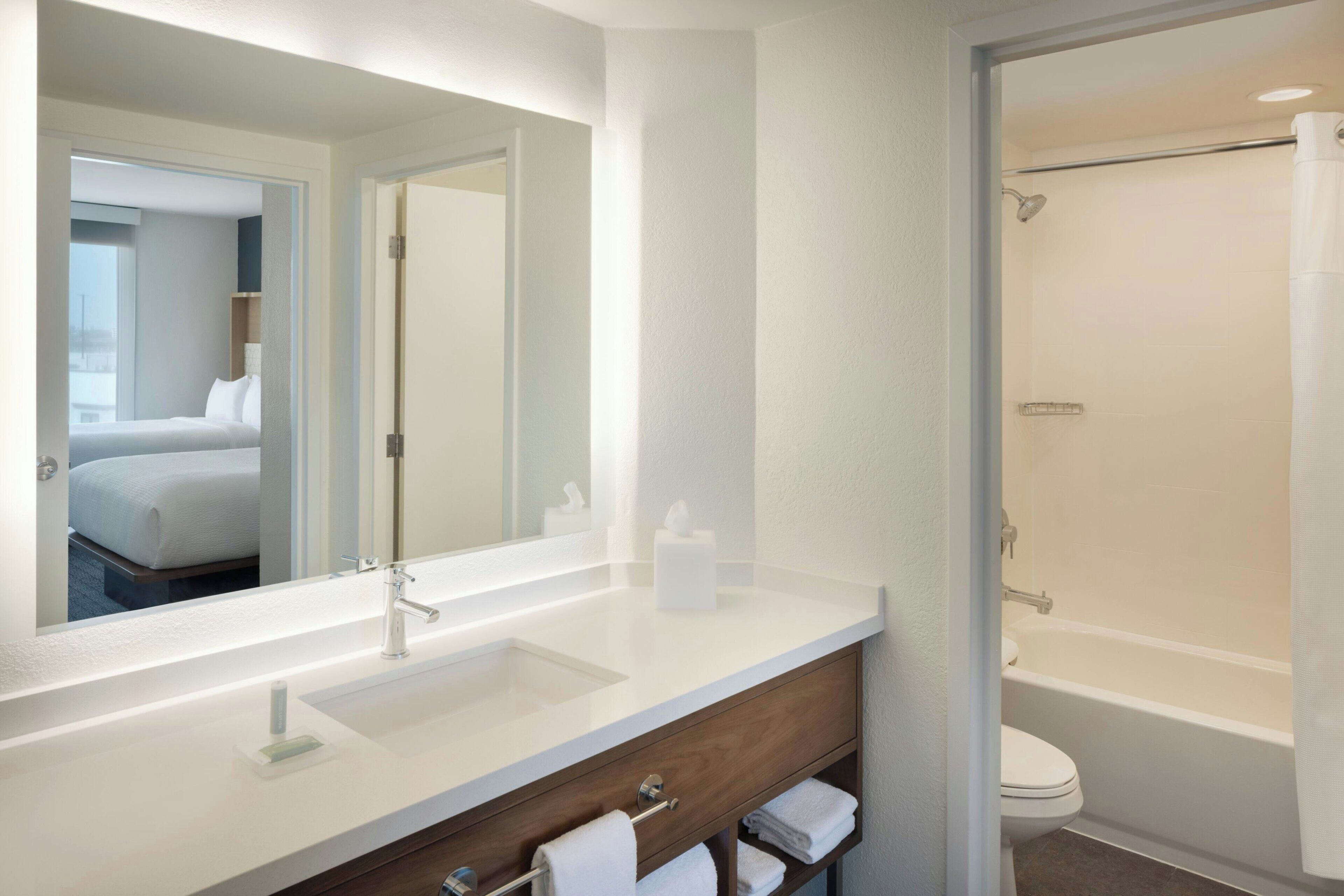 Photo - Courtyard by Marriott across Universal Orlando