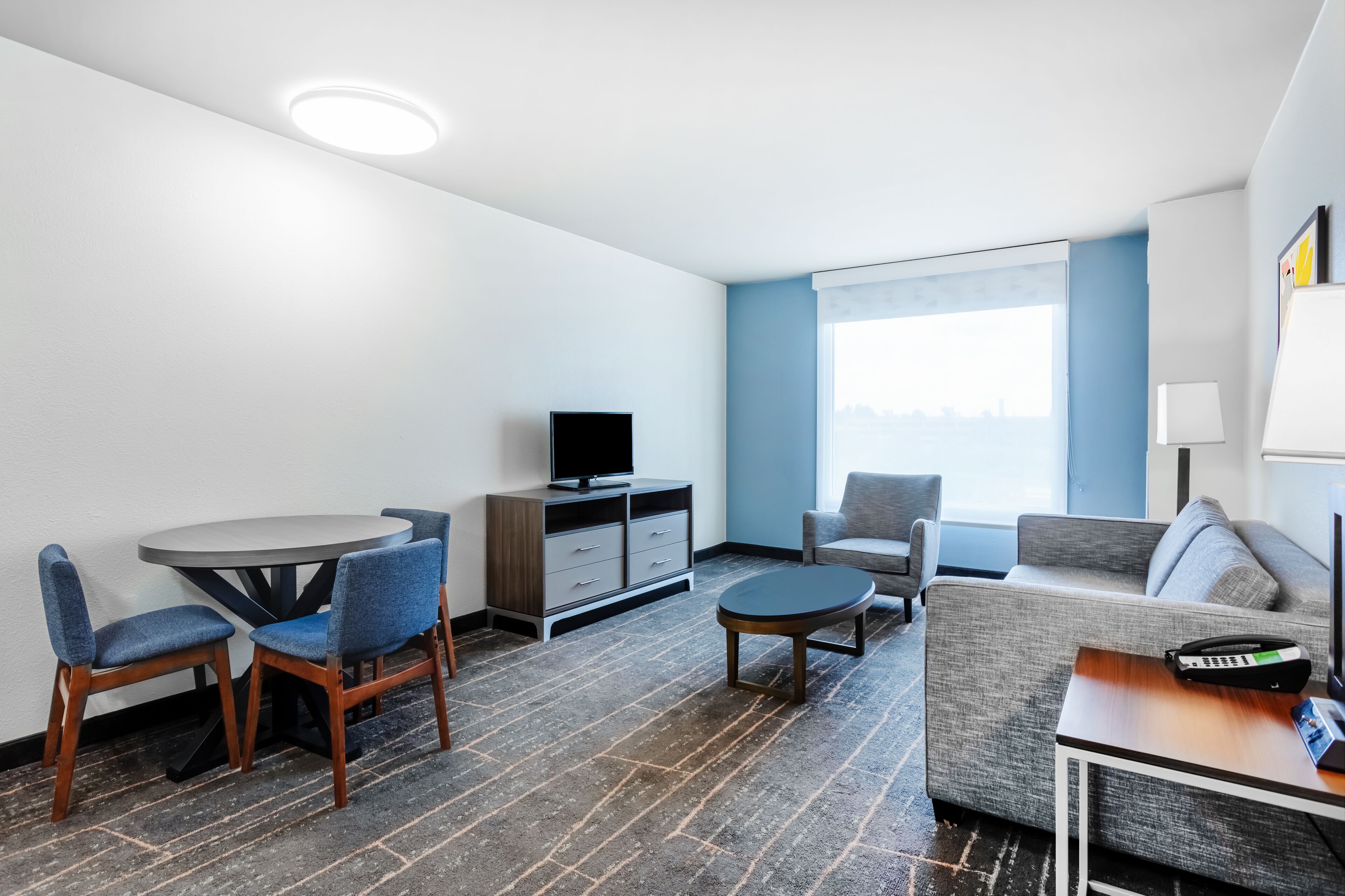 Photo - Courtyard by Marriott across Universal Orlando