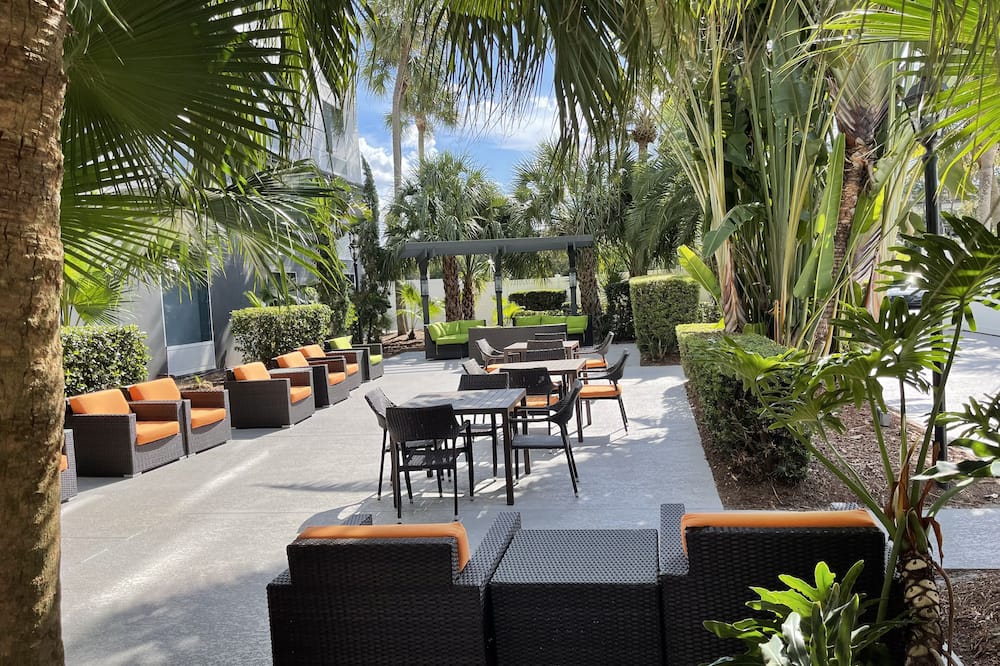 Courtyard by Marriott across Universal Orlando