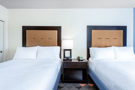 Holiday Inn Suites Across From Universal Orlando, an IHG Hotel - Image 69