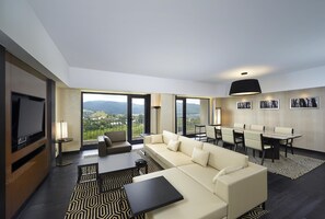 Minibar, in-room safe, blackout drapes, soundproofing - Hilton Gyeongju (Gyeongju)