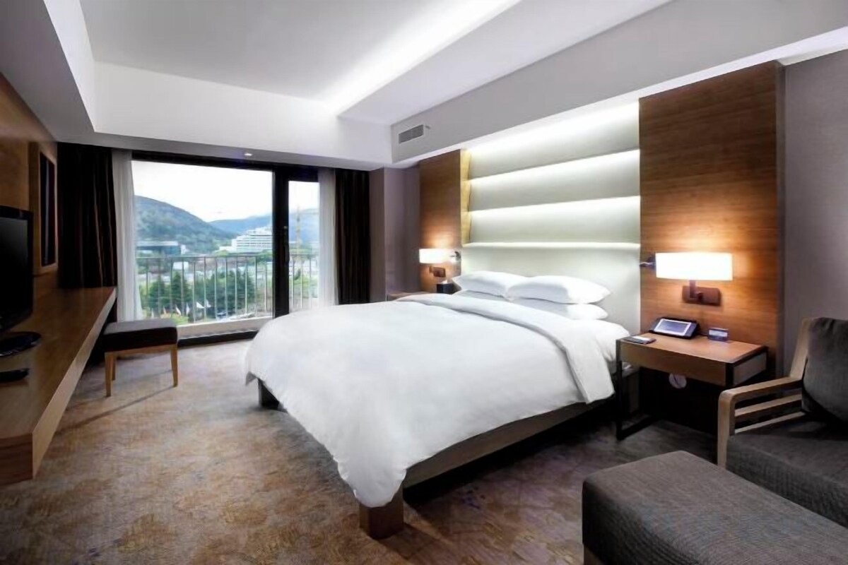 Executive King Suite