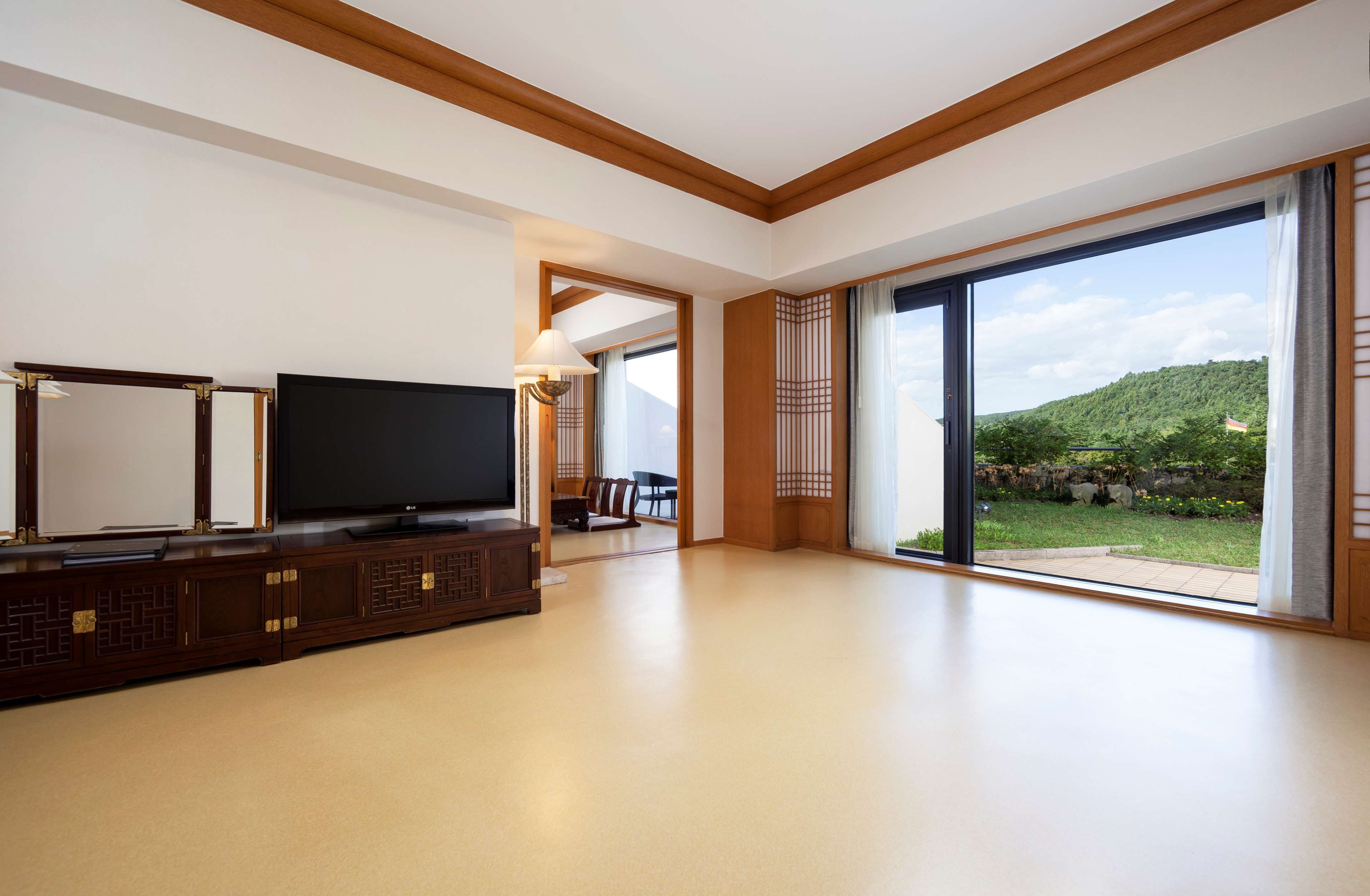 minibar, in-room safe, blackout curtains, soundproofing