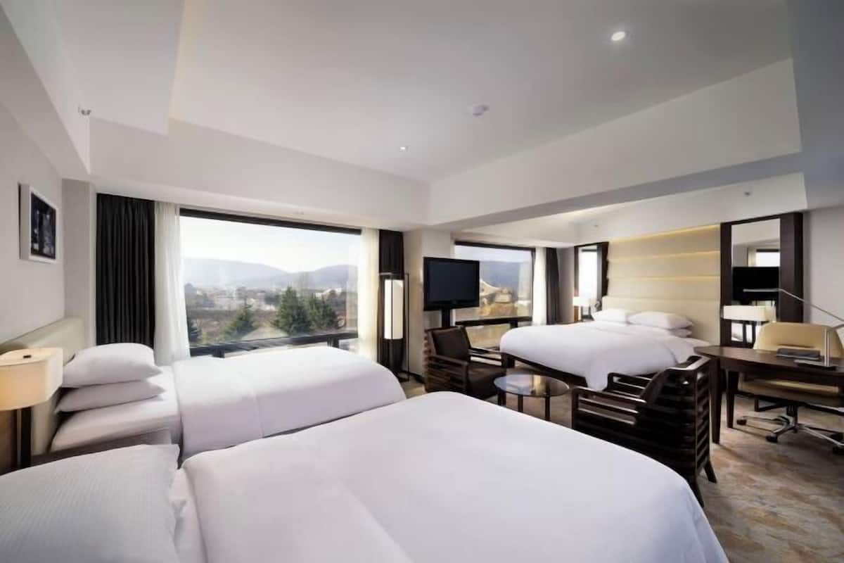 Minibar, in-room safe, blackout drapes, soundproofing