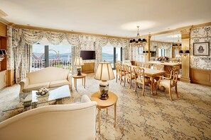 Executive-Suite, 1 King-Bett (Royal) | Wohnbereich | Fernseher, Pay-TV