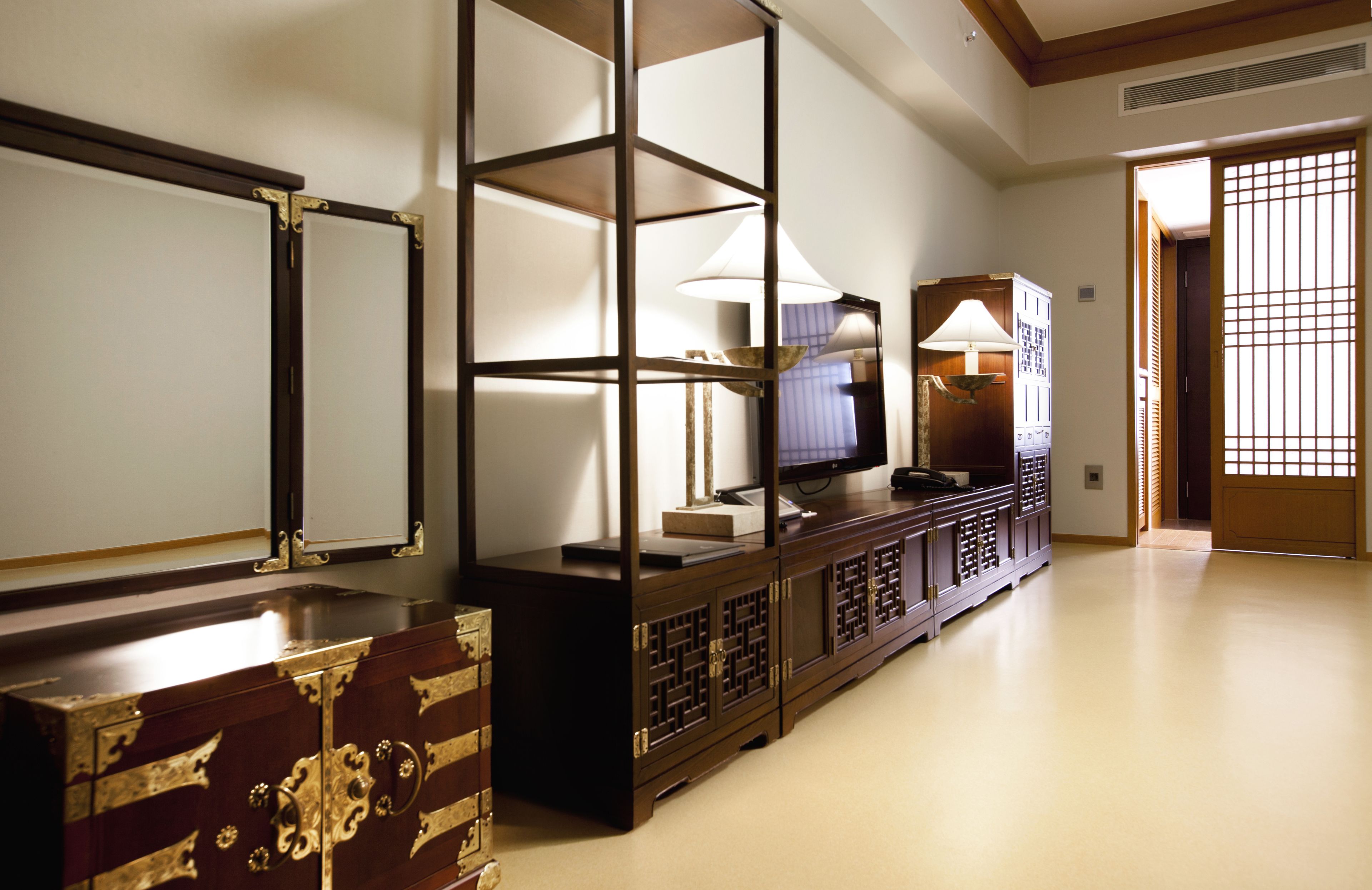 deluxe room (ondol) | minibar, in-room safe, blackout curtains, soundproofing