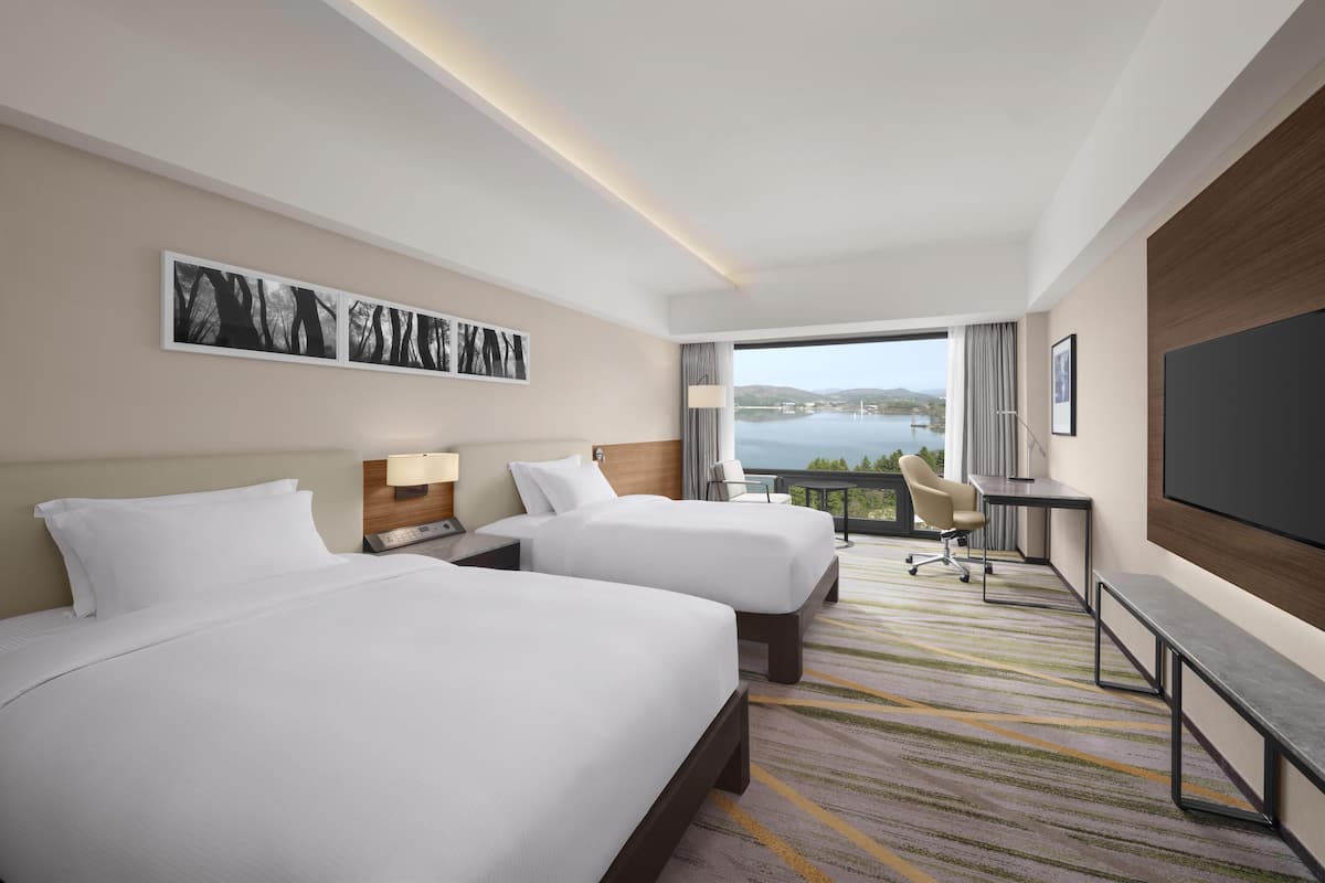 Minibar, in-room safe, blackout drapes, soundproofing