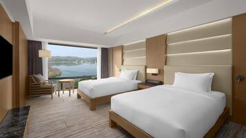 Premium Suite, 2 Twin Beds (Maple) | Minibar, in-room safe, blackout drapes, soundproofing