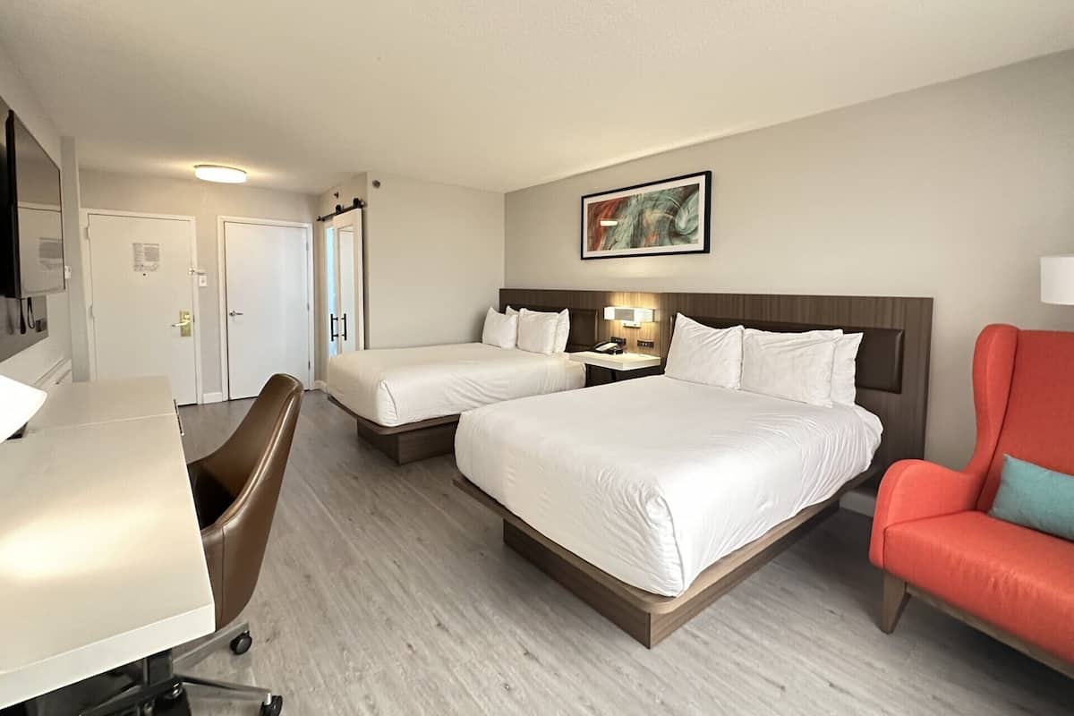 Ropa de cama de alta calidad y camas con pillow-top