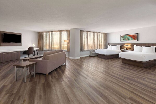 Executive Suite, Non Smoking (2 Double Beds)