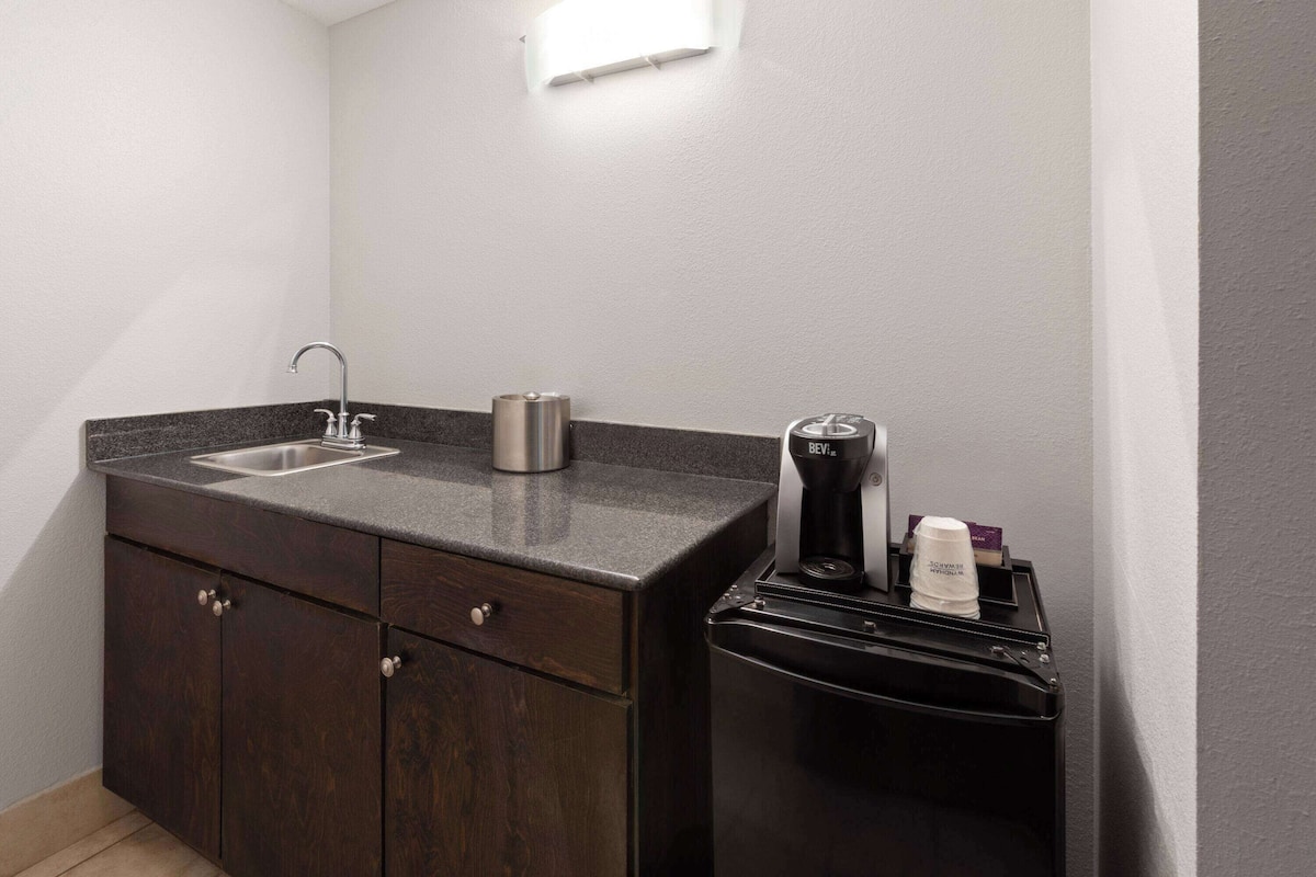 Junior Suite, 2 Double Beds, Non Smoking | Premium bedding, pillowtop beds, in-room safe, desk