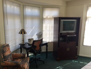 Deluxe Room, 1 Queen Bed