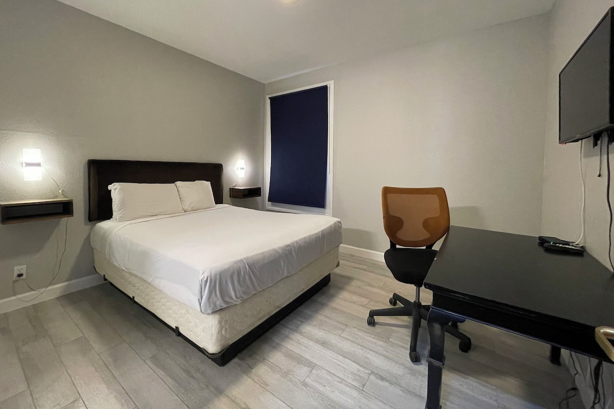 Desk, free WiFi, bed sheets