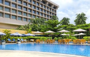 Daily buffet breakfast (USD 29.42 per person) - Pan Pacific Sonargaon Dhaka (Dhaka)