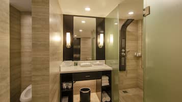 Combined shower/bathtub, free toiletries, hair dryer, bathrobes