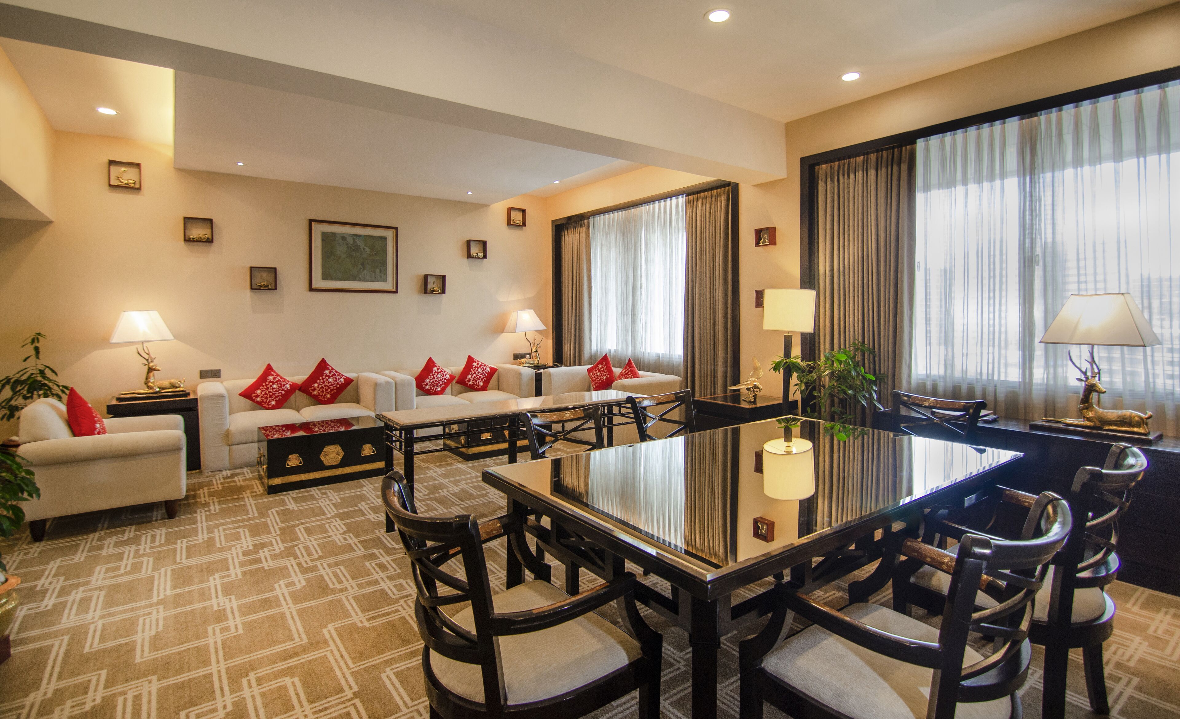 international suite | in-room dining