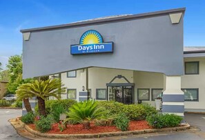Exterior - Days Inn by Wyndham Foley - North Gulf Shores (Foley)