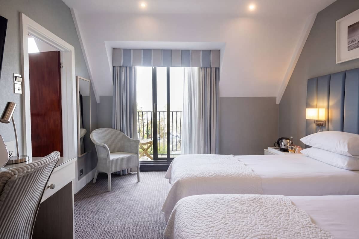 스탠다드룸, 싱글침대 2개, 금연, 발코니 | 고급 침구, 객실 내 금고, 각각 다른 스타일의 인테리어, 각각 다르게 가구 비치